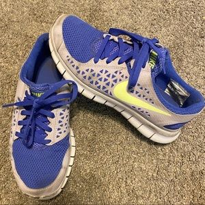 Nike tennis shoes